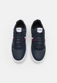 Tommy Hilfiger LIGHT CUP LTH MIX STRIPES - Sneakers basse - desert sky