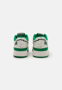 adidas Originals MINECRAFT FORUM UNISEX - Sneakers low - core white/green/core black