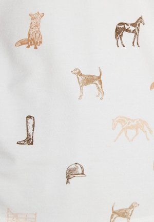 Baumwollstoff mit weißem Hintergrund, der braune skizzierte Tiere (Fuchs, Hund, Pferd) und Reitausrüstung (Stiefel, Mütze) in verschiedenen Posen zeigt.