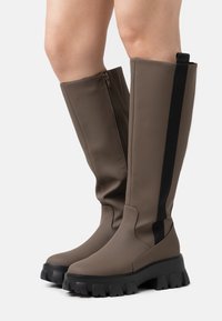 Pieces PCADRIANNA KNEE HIGH BOOT - Botas de plataforma - fossil