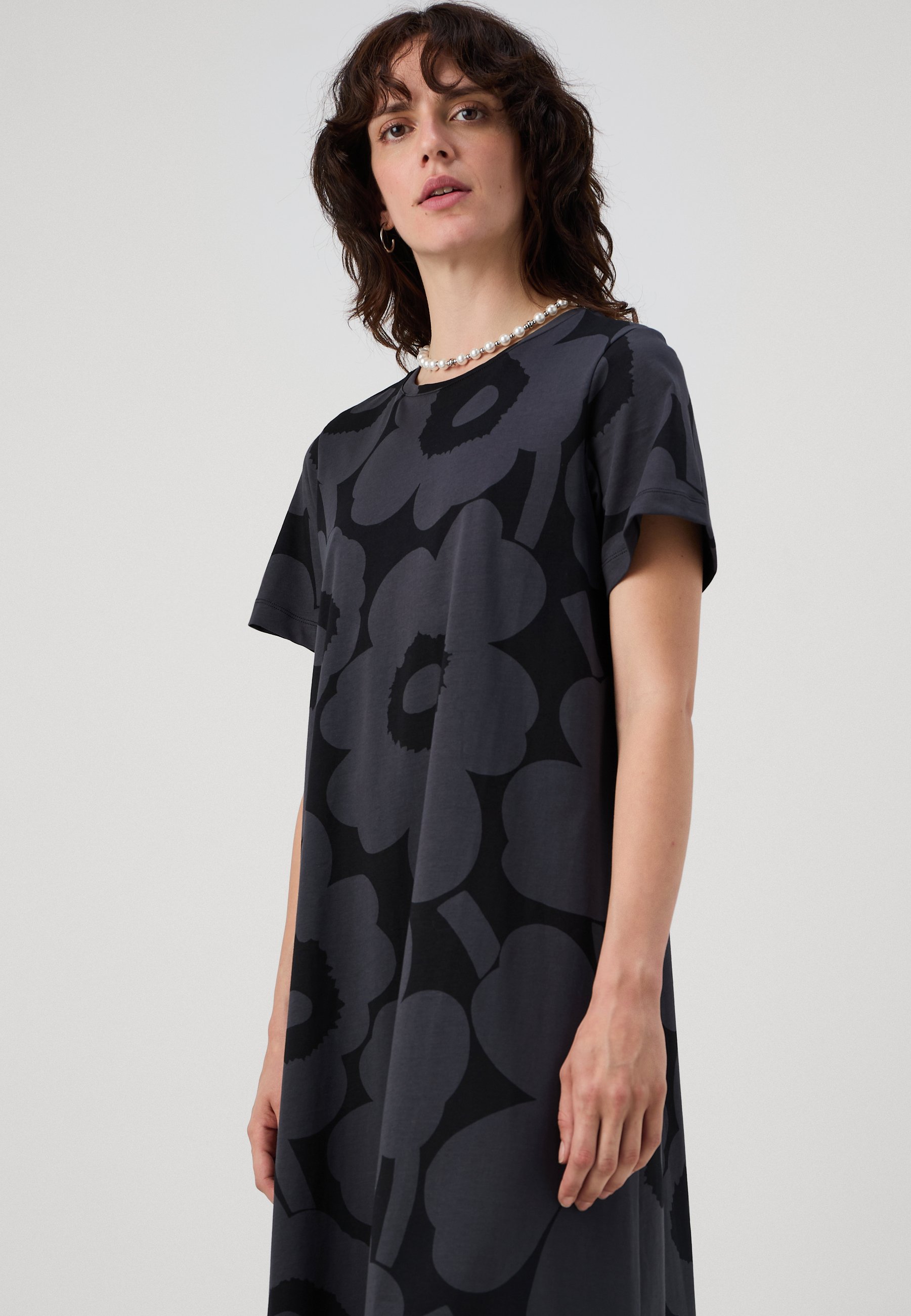 Marimekko PISTEINEN UNIKKO - Jersey dress - black/dark grey/black