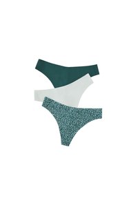 Tři páry dámských kalhotek: tmavě zelené, bílé a tyrkysové s leopardím potiskem. Všechny mají hladký, elastický materiál a design tanga.