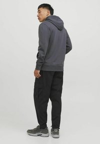 Jack & Jones JACK & JONES HOODIE SWEAT - Felpa con cappuccio - asphalt