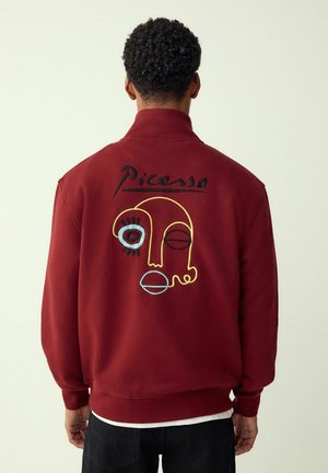 FUNNEL NECK FIT - PICASSO LICENCE GRAPHIC THROUGH FUNNEL - Sweater met rits - red