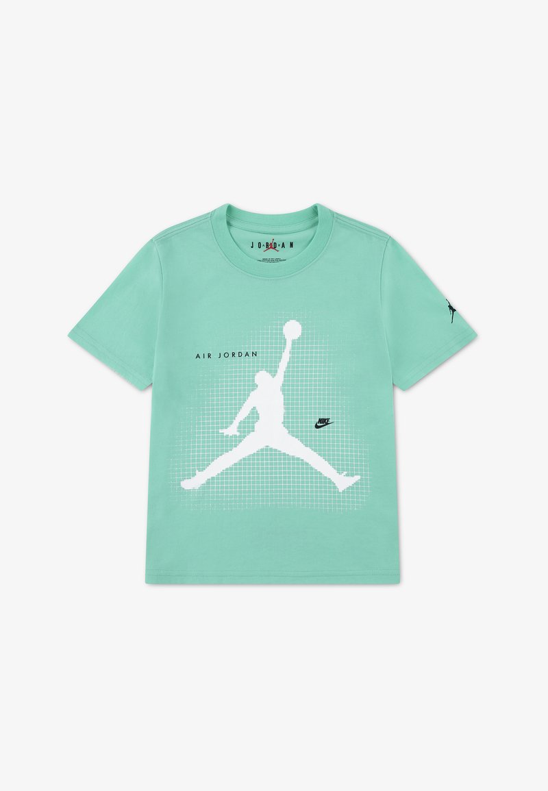 Πράσινο μέντας κοντομάνικο T-shirt με λευκή σιλουέτα Air Jordan, μαύρο λογότυπο Nike και το κείμενο "Air Jordan" στο μπροστινό μέρος.