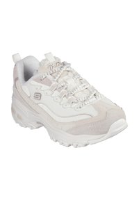Scarpa atletica leggera di colore bianco con morbidi accenti beige. Presenta texture in suede e mesh, punta rinforzata e suola in gomma testurizzata.