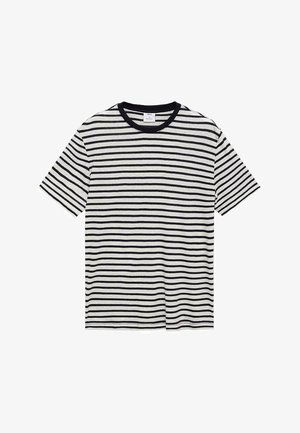 Raidallinen t-paita, jossa on vaakasuoria mustia ja valkoisia raitoja, pyöreä kaula-aukko, lyhyet hihat ja pehmeä, teksturoitu kangas.