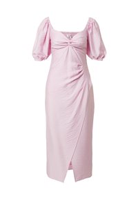 Roze, gestructureerde midi-jurk met een vierkante halslijn, puffmouwen en een gedraaide voorkant. Bevat een gedeeltelijk wikkelontwerp en geplooide stof.