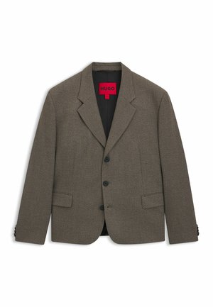 Blazer marrone su misura con rever a punta, monopetto, dotato di tre bottoni, due tasche frontali e una texture liscia. Fodera interna nera.