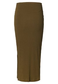 Olijfgroene geribde midi-skirt met een zijsplit en een elastische tailleband, aansluitende silhouet.
