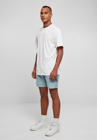 Southpole Denimové šortky - retro ltblue destroyed washed