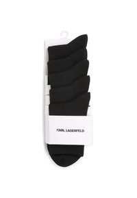 Sorte bomuldsstrømper i en pakke med fem, med en glat tekstur og elastiske manchetter. Præsenteret på en hvid baggrund med brandlabel.