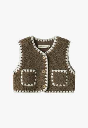 Vestă maro din fleece texturat cu margine albă în zigzag, două buzunare frontale și trei nasturi de lemn pe mijloc.