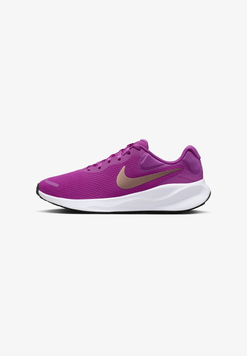 Sapatilha de corrida em malha roxa com um design leve, apresentando o logótipo Swoosh em dourado, entressola branca e sola preta.