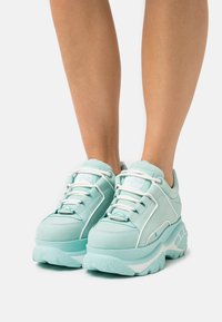 Buffalo London Sapatilhas - blue