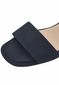Tamaris Comfort - Bokapántos szandálok - navy suede