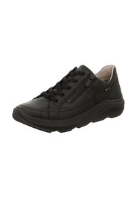 Schwarzer Sneaker mit einem Obermaterial aus glattem Leder, Schnürverschluss und seitlichem Reißverschluss. Merkmale sind eine gepolsterte Sohle und strukturierte Details an der Zehe.