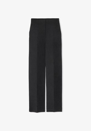 Zwarte wijd uitlopende broeken met een gladde textuur, voorzien van een platte tailleband en voorplooien voor extra ontwerpdetaillering.