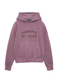 Sweat à capuche en tissu violet doux avec une poche avant, présentant un texte brun foncé « HASRIVER ST. CLUB » centré sur la poitrine.