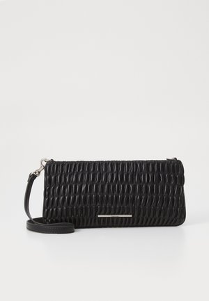 SOPHIE QUILTED ZIP TOP BAG - Bandolera - black