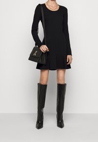 Patrizia Pepe Sukienka z dżerseju