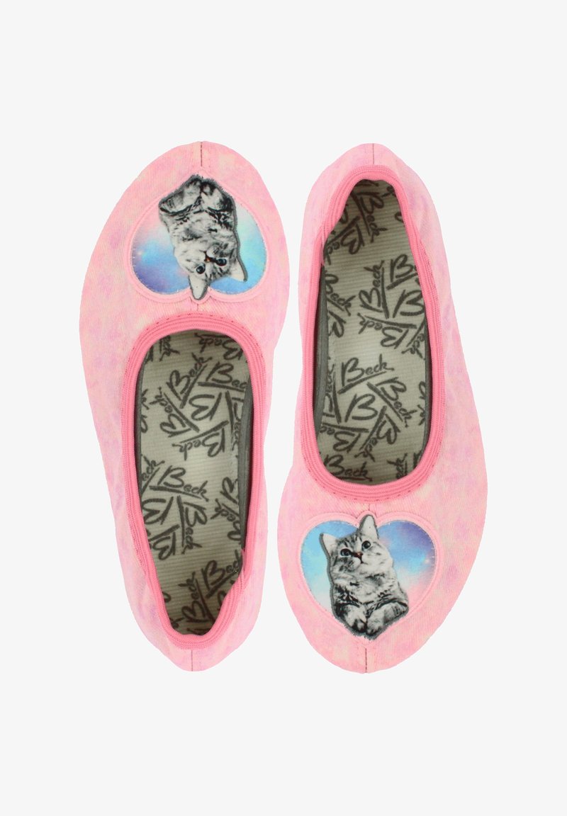 Rosa Ballettschuhe aus Canvas mit einem herzförmigen Design, das auf jedem Schuh eine Katzen-Grafik zeigt. Das Innere hat ein gemustertes Futter.