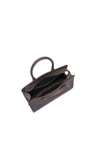 Pruun nahkhandbag, millel on struktureeritud disain, ülemised sangad ja lukuga sulgemine. Omab siseosalusi ja pehmet kangast voodrit.