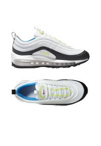 Buty Nike Air Max 97 mają biało-czarną i szaro-czarną kolorystykę z teksturowanym wierzchem, niebieskim wykończeniem i neonowymi akcentami. Przezroczysta podeszwa z poduszką powietrzną.