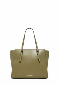 Sac fourre-tout vert olive avec une texture lisse et brillante. Dispose de deux bretelles réglables et d'une plaque logo métallique à l'avant.