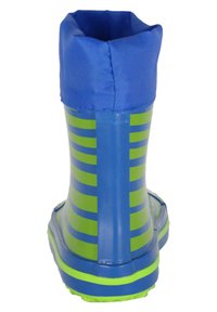 Botte de pluie en caoutchouc bleu avec des rayures horizontales vertes, présentant un tige haute et un doux revers supérieur bleu. Texture lisse avec une semelle robuste.
