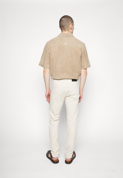 Theory Jean slim - sand