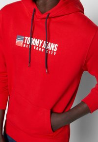 Tommy Jeans Bluza z kapturem