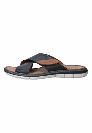 Heren slip-on sandaal met navyblauwe gekruiste leren bandjes, bruine binnenzool en witte gesegmenteerde rubberen zool.