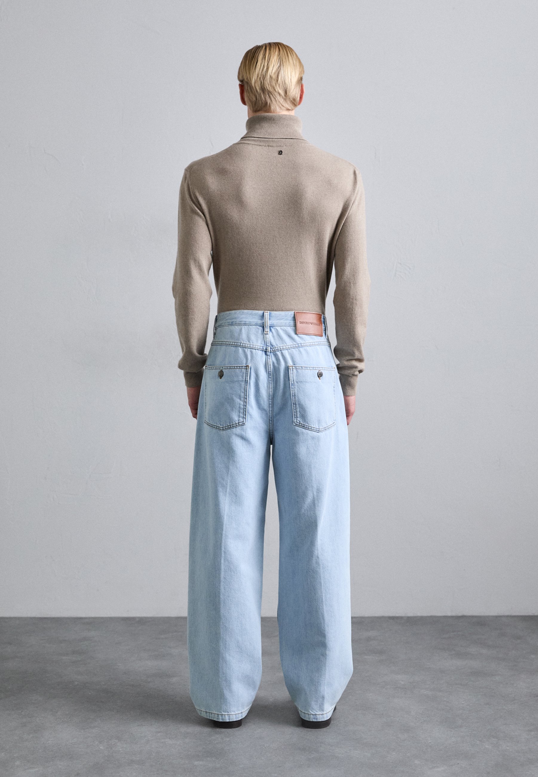 パンツ 2000s Emporio Armani baggy wide denim J80 baggy twist-fit, stone-washed denim jeans | Emporio Armani