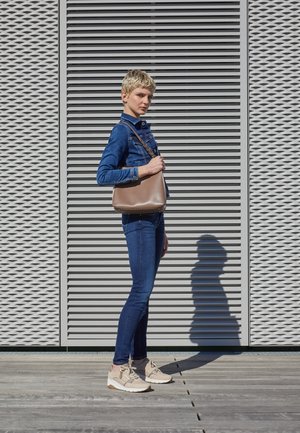 Joggesko - beige