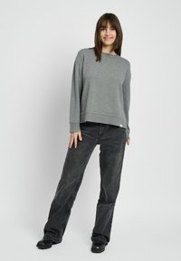 Lind Vesta - grey melange