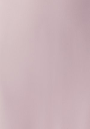 Pehme roosa kangas, millel on sile ja tihedalt kootud tekstuur, kuvades pinnal õrna diagonaalset mustrit.