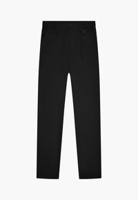 Zwarte broek met een gladde textuur, recht gesneden pijpen en een geplooide voorkant. Voorzien van een knoopsluiting en een kleine driehoekige metalen accent.