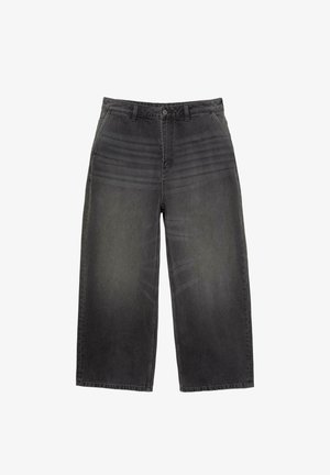 Weite, schwarze Denim-Jeans mit einem verblassten Finish, die ein klassisches Fünf-Taschen-Design und einen Knopfverschluss aufweisen. Gerader Schnitt mit einer strukturierten Oberfläche.