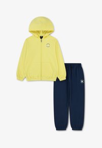 Sélectionné, converse navy