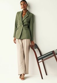 Next Krátky kabát - sage green