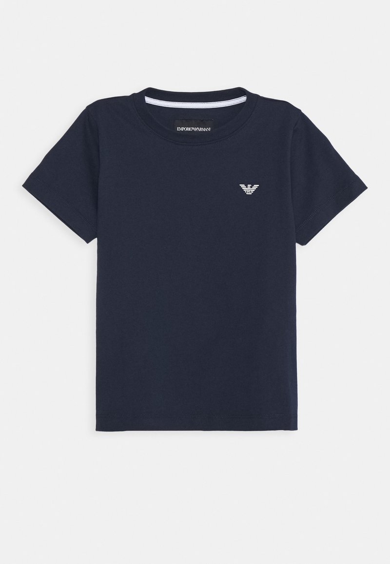 Marinblå t-shirt i bomull med korta ärmar, rund halsringning och en liten vit broderad logotyp på bröstet. Slät textur.