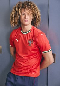 Puma - PORTUGAL 2025 HOME - Sports T-shirt - sport red/sugared almond Thumbnail Image 1