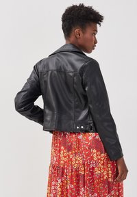 Cache Cache Veste en similicuir - noir