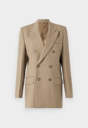 Beige dobbeltradet blazer med lodrette striber, slagkrave og to forlommer. Har store knapper og en glat tekstur.
