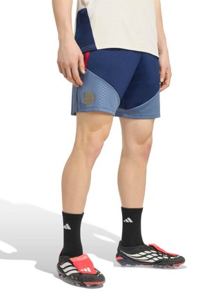 adidas Performance, FC BAYERN 26/27 TRAINING SHORTS - Klubové oblečenie - night indigo/preloved ink