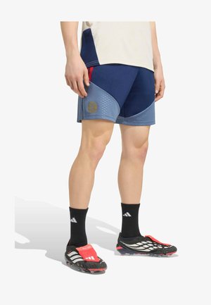 adidas Performance, FC BAYERN 26/27 TRAINING SHORTS - Klubové oblečenie - night indigo/preloved ink