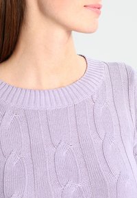 Zalando Essentials Sweter