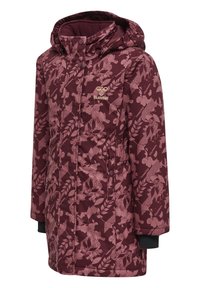 Vinröd mönstrad jacka med blommönster, vadderad textur, fast huva och detaljer i guld. Har ribbade muddar och sidofickor.