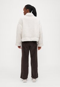 ONLY Petite ONLMICHELLE JACKET - Ziemas jaka - pumice stone